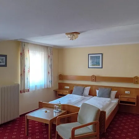 ホテル ランドホテル シュタインドヴァート ドルフガシュタイン