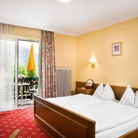 ランドホテル シュタインドヴァート ホテル ドルフガシュタイン